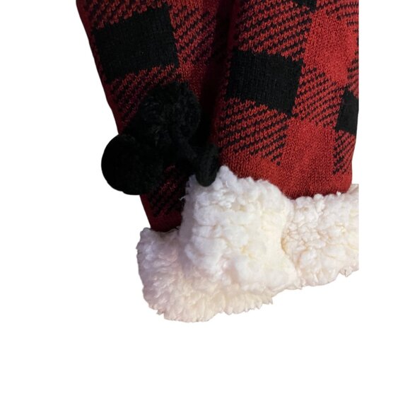 Bass Pro Slipper Socks NEW No Tags Red Black Plaid Fleece Lined Non-Slip - Picture 3 of 9